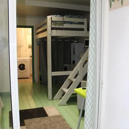 Mc Nulty's Summerhill Studio Apartament *