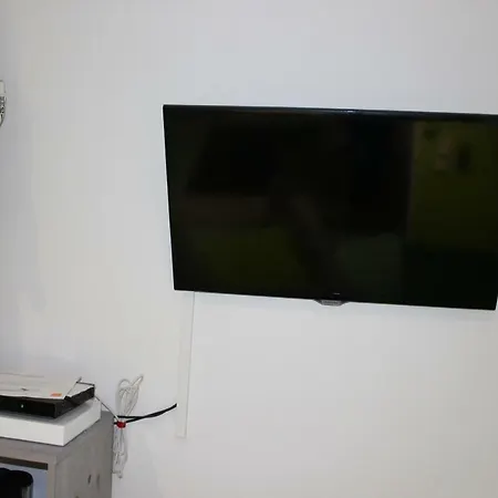 Mc Nulty's Summerhill Studio Apartament