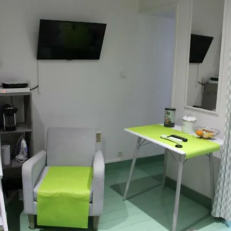 Apartament Mc Nulty's Summerhill Studio *