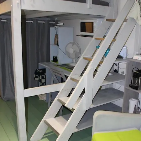 Mc Nulty's Summerhill Studio Apartament